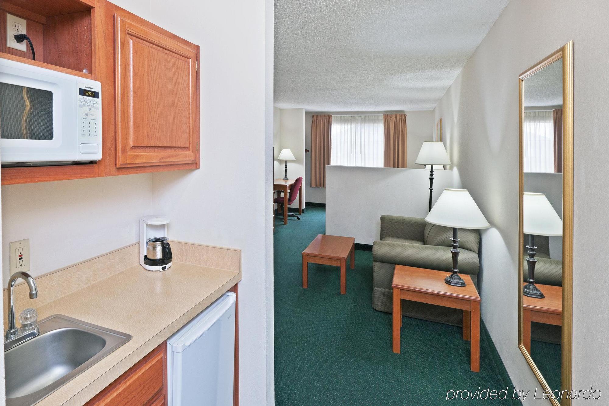 Holiday Inn Express Hotel & Suites Vinita By Ihg Стая снимка
