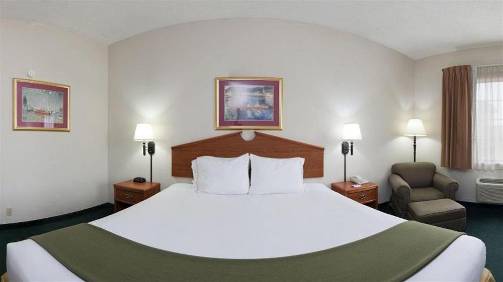 Holiday Inn Express Hotel & Suites Vinita By Ihg Екстериор снимка