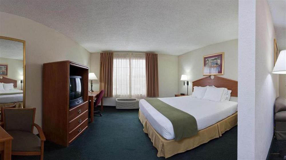 Holiday Inn Express Hotel & Suites Vinita By Ihg Екстериор снимка