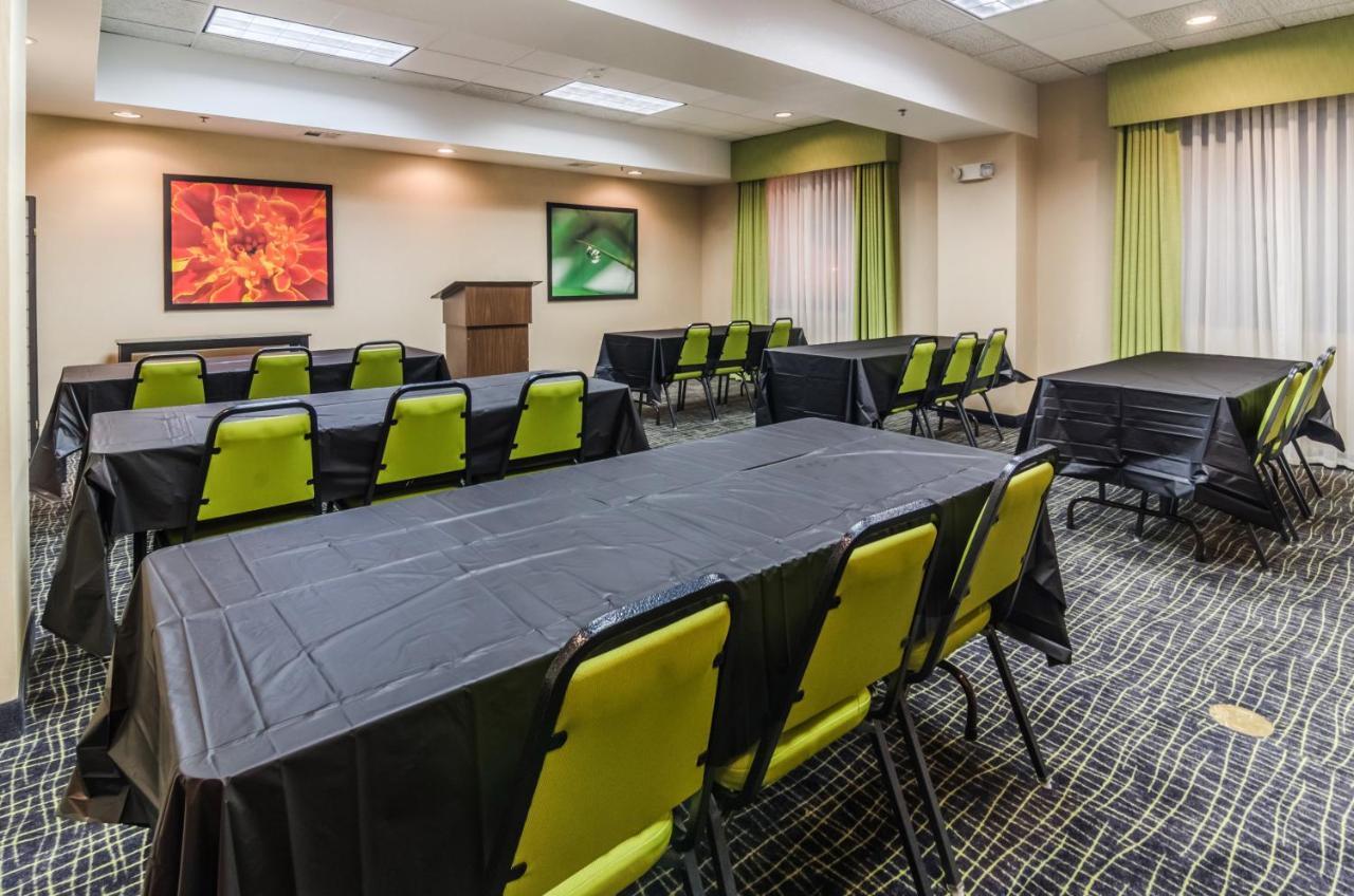 Holiday Inn Express Hotel & Suites Vinita By Ihg Екстериор снимка