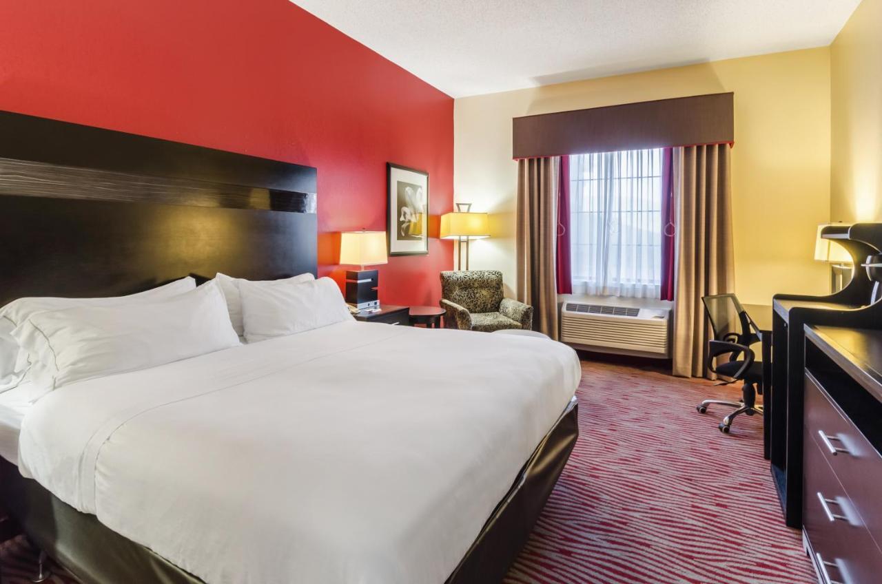 Holiday Inn Express Hotel & Suites Vinita By Ihg Екстериор снимка