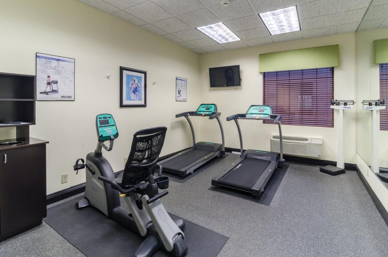Holiday Inn Express Hotel & Suites Vinita By Ihg Екстериор снимка