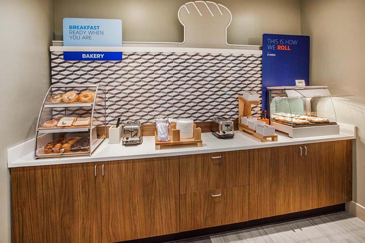 Holiday Inn Express Hotel & Suites Vinita By Ihg Екстериор снимка